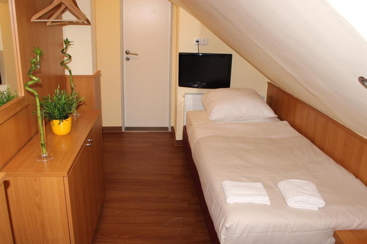 Altan Hotel Hamburg-Harburg Buitenkant foto