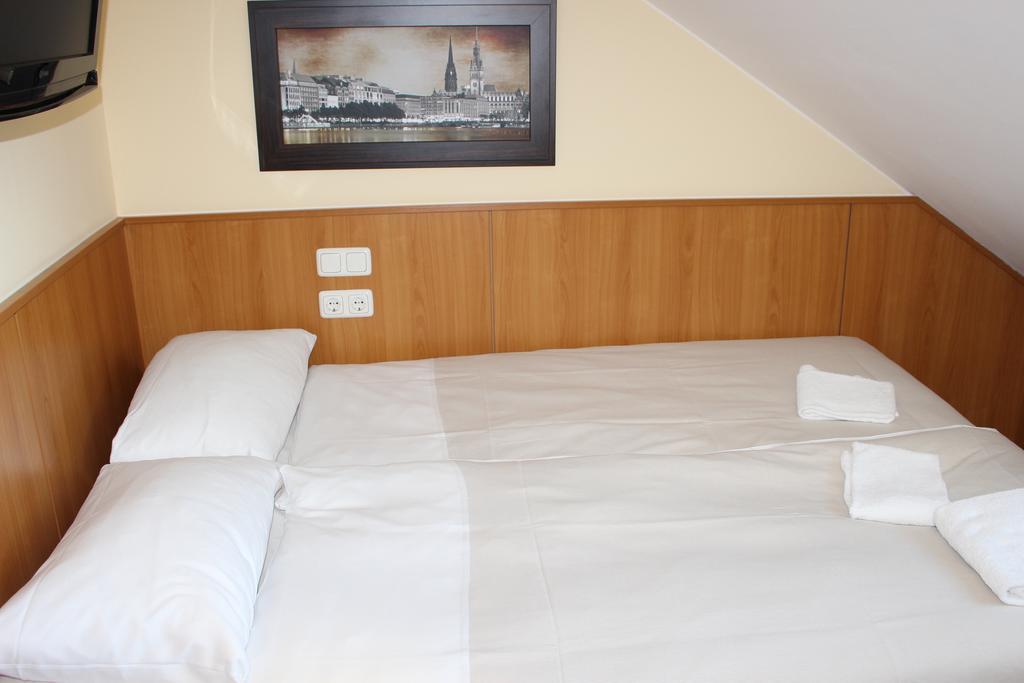Altan Hotel Hamburg-Harburg Buitenkant foto
