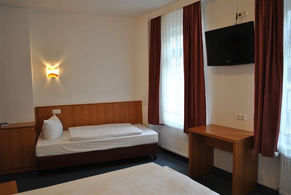 Altan Hotel Hamburg-Harburg Buitenkant foto