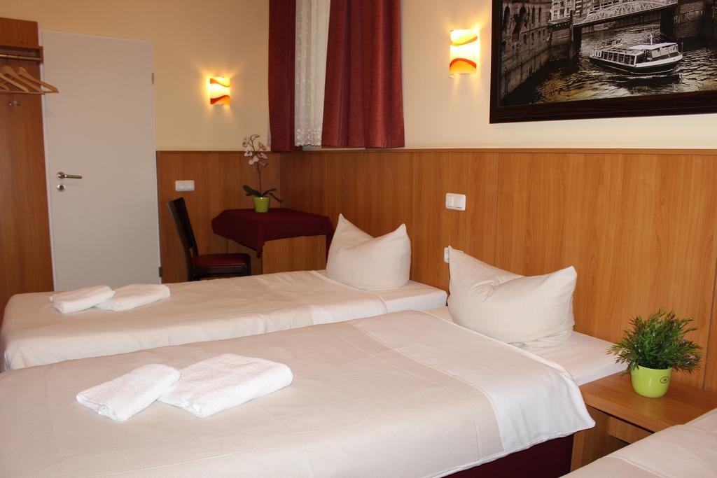 Altan Hotel Hamburg-Harburg Buitenkant foto
