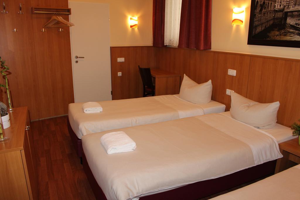 Altan Hotel Hamburg-Harburg Buitenkant foto