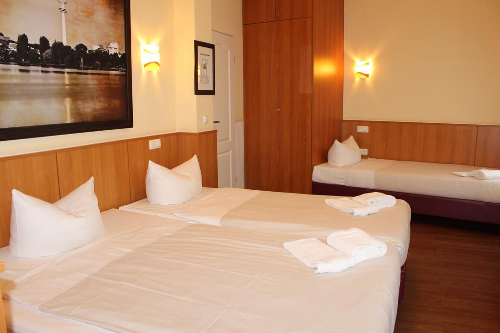Altan Hotel Hamburg-Harburg Buitenkant foto