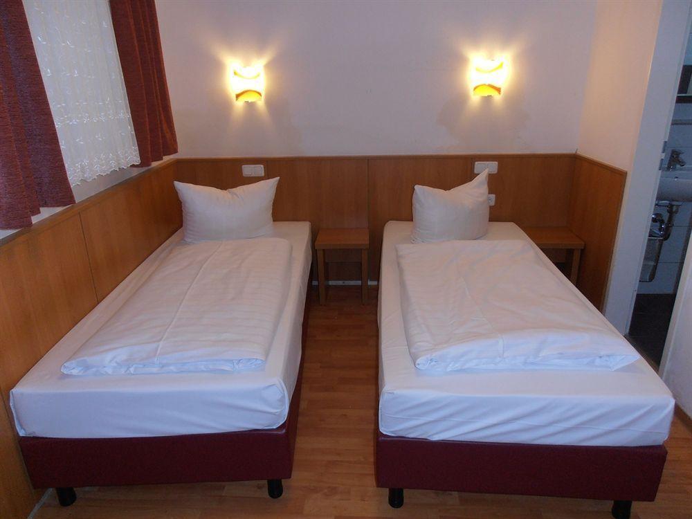 Altan Hotel Hamburg-Harburg Buitenkant foto