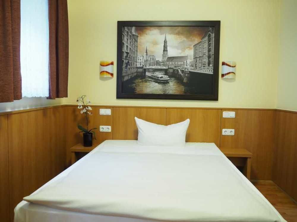 Altan Hotel Hamburg-Harburg Buitenkant foto
