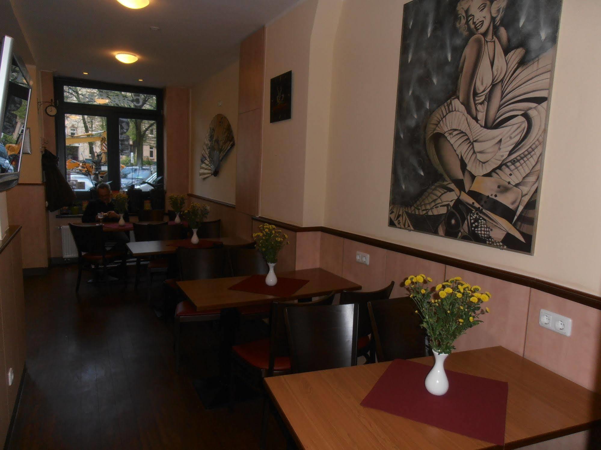 Altan Hotel Hamburg-Harburg Buitenkant foto